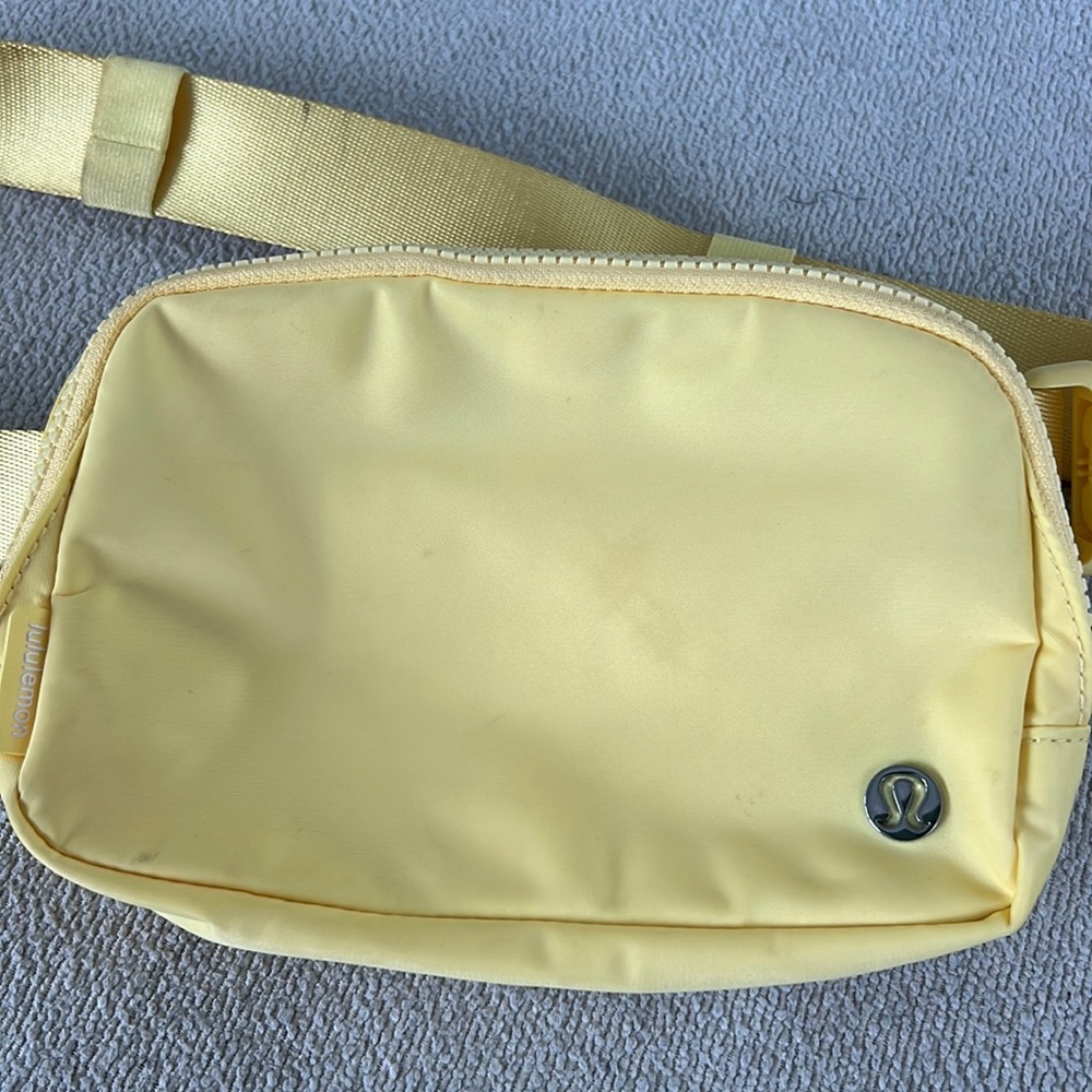 COPY - Yellow lululemon belt bag